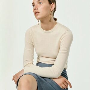 NWT J CREW Carolyn fitted crewneck sweater in merino wool in Sand Ivory